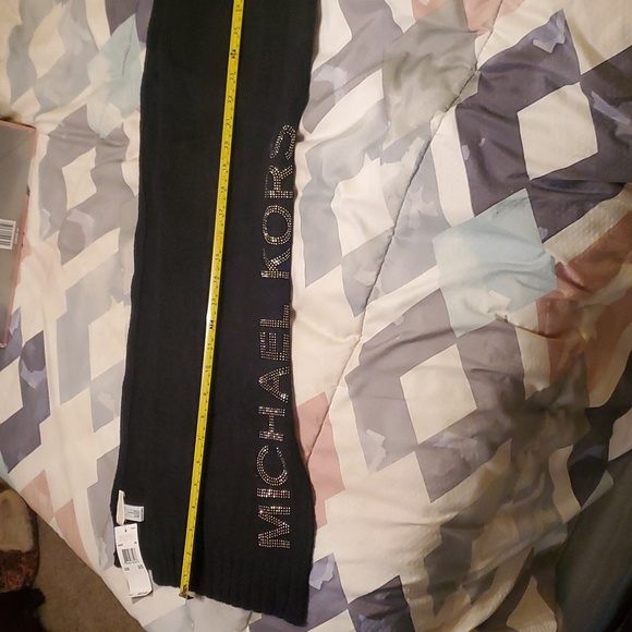 NWT Michael Kors Black Scarf - Picture 7 of 9